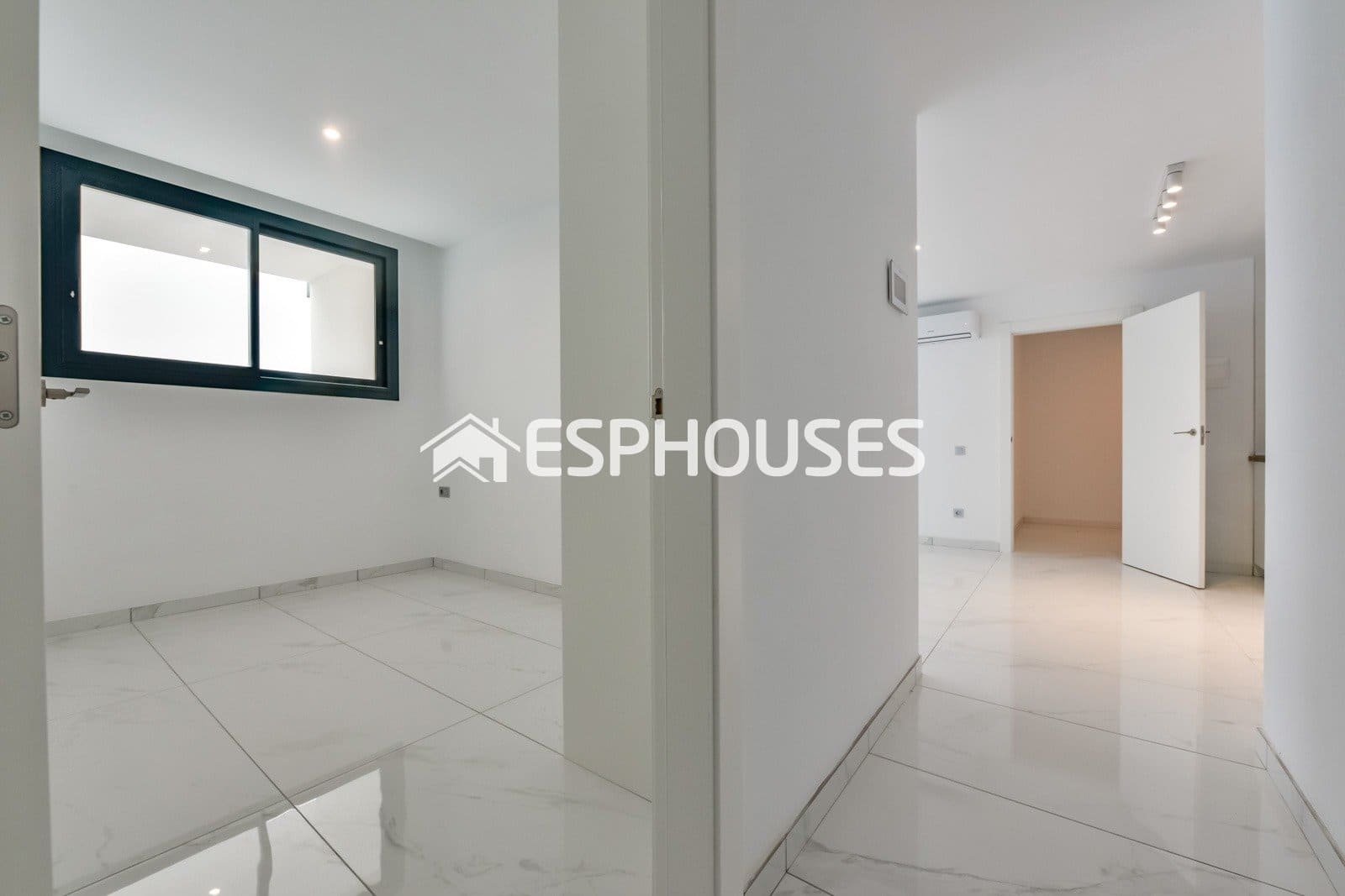 7 bedroom Villa for sale in Finestrat with pool garage - € 1,900,000 (Ref: 9916150)