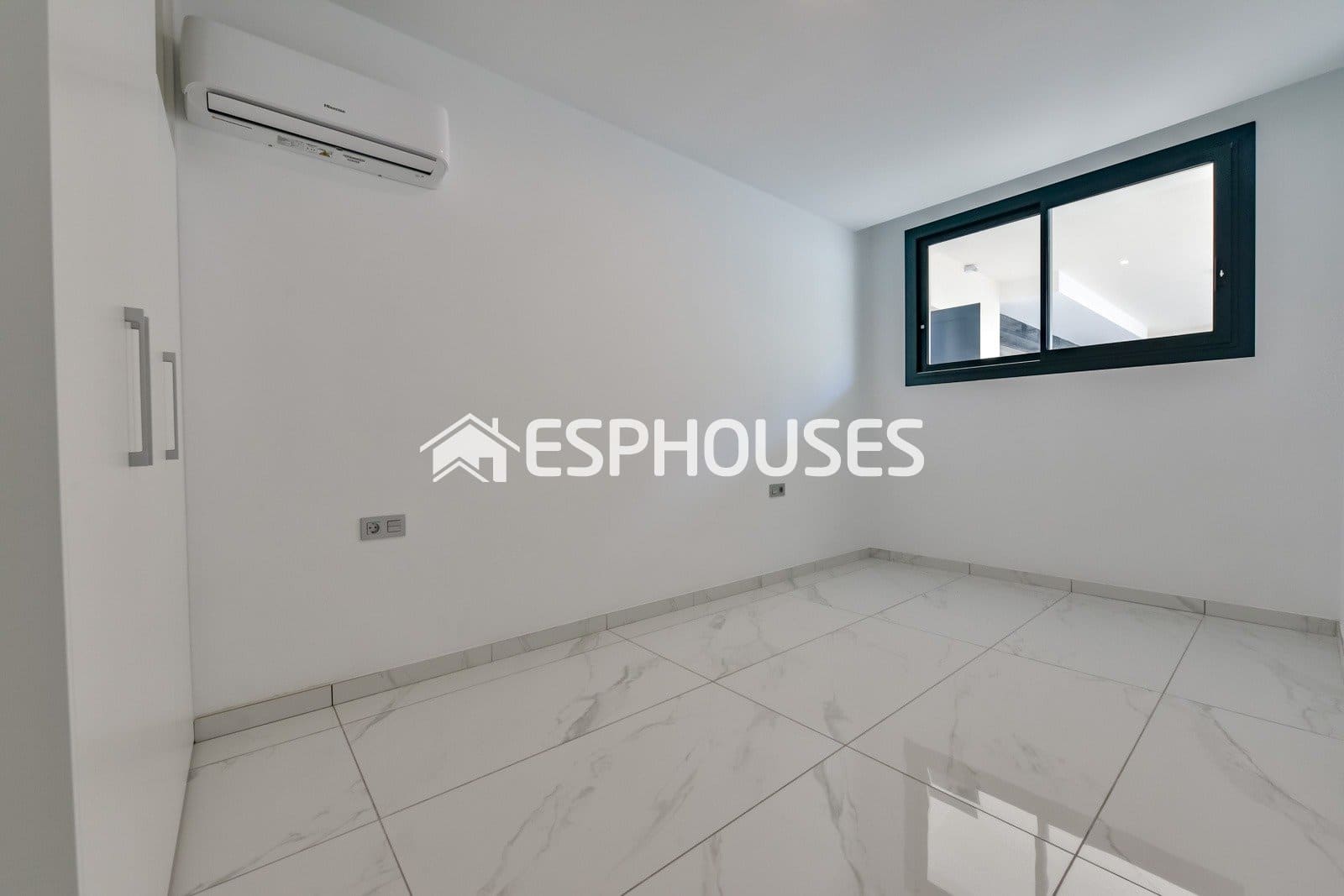 7 bedroom Villa for sale in Finestrat with pool garage - € 1,900,000 (Ref: 9916150)