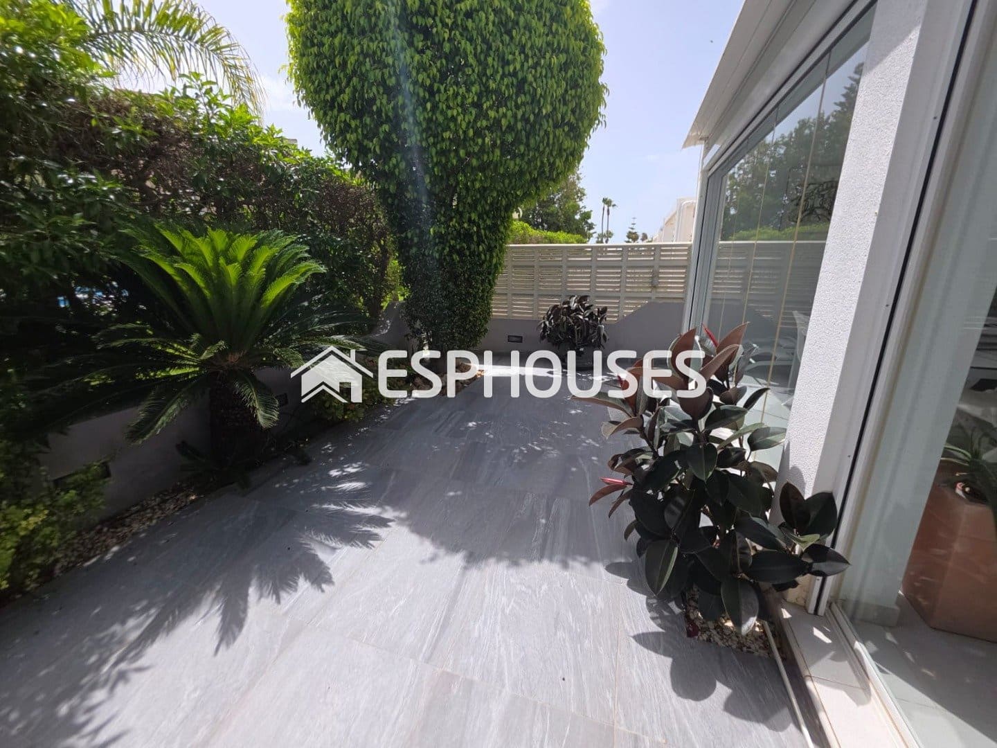 2 bedroom Semi-detached Villa for sale in Guardamar del Segura with pool garage - € 369,900 (Ref: 9924815)
