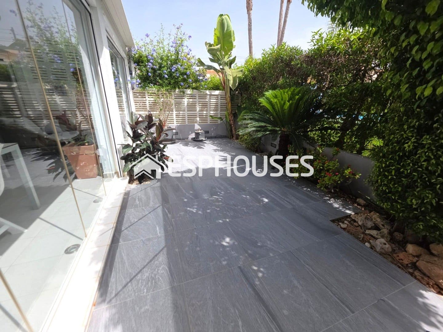 2 bedroom Semi-detached Villa for sale in Guardamar del Segura with pool garage - € 369,900 (Ref: 9924815)