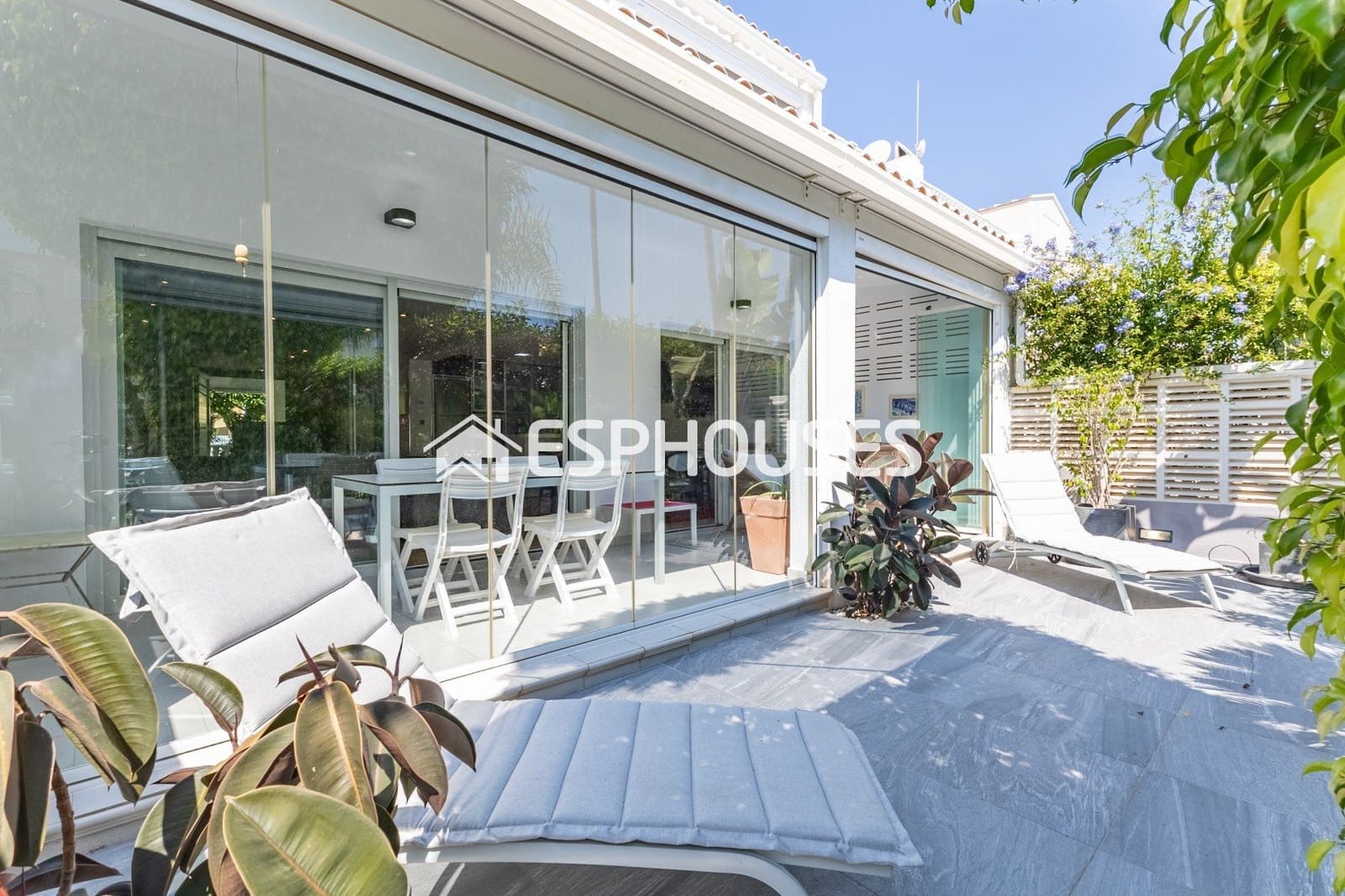 Pareado de 2 habitaciones en Guardamar del Segura en venta con piscina garaje - 369.900 € (Ref: 9924815)