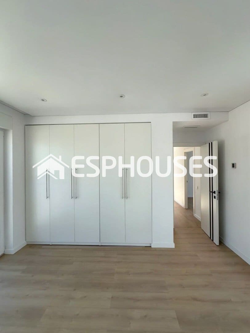 3 soveværelse Villa til salg i La Nucia med swimmingpool garage - € 530.000 (Ref: 9929616)