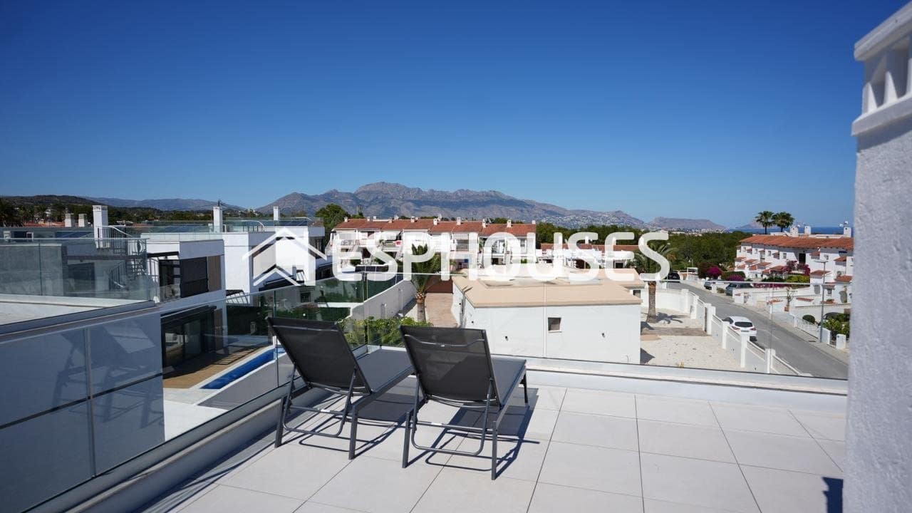 3 soveværelse Villa til salg i La Nucia med swimmingpool garage - € 530.000 (Ref: 9929616)