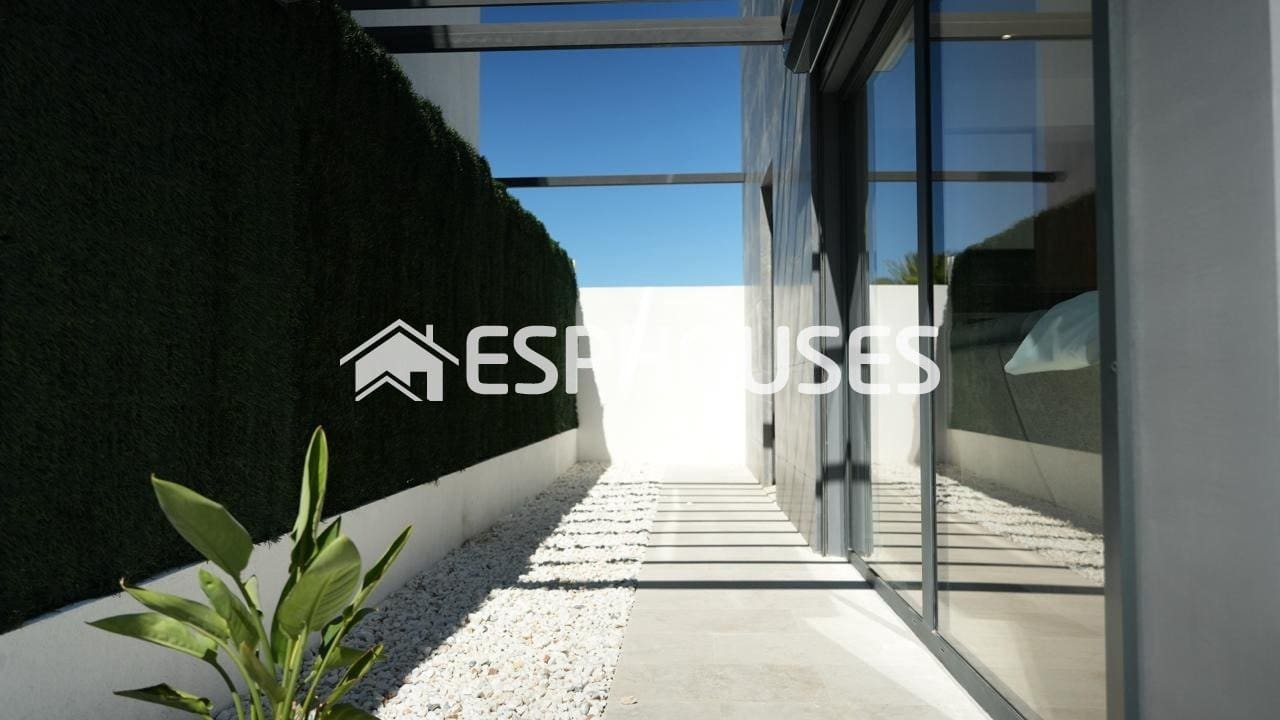 3 soveværelse Villa til salg i La Nucia med swimmingpool garage - € 530.000 (Ref: 9929616)