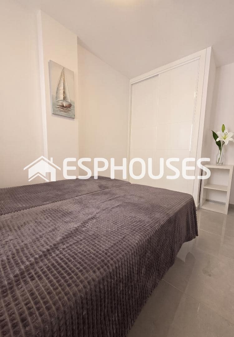 Apartamento de 2 habitaciones en Torrevieja en venta con piscina - 161.000 € (Ref: 9929618)