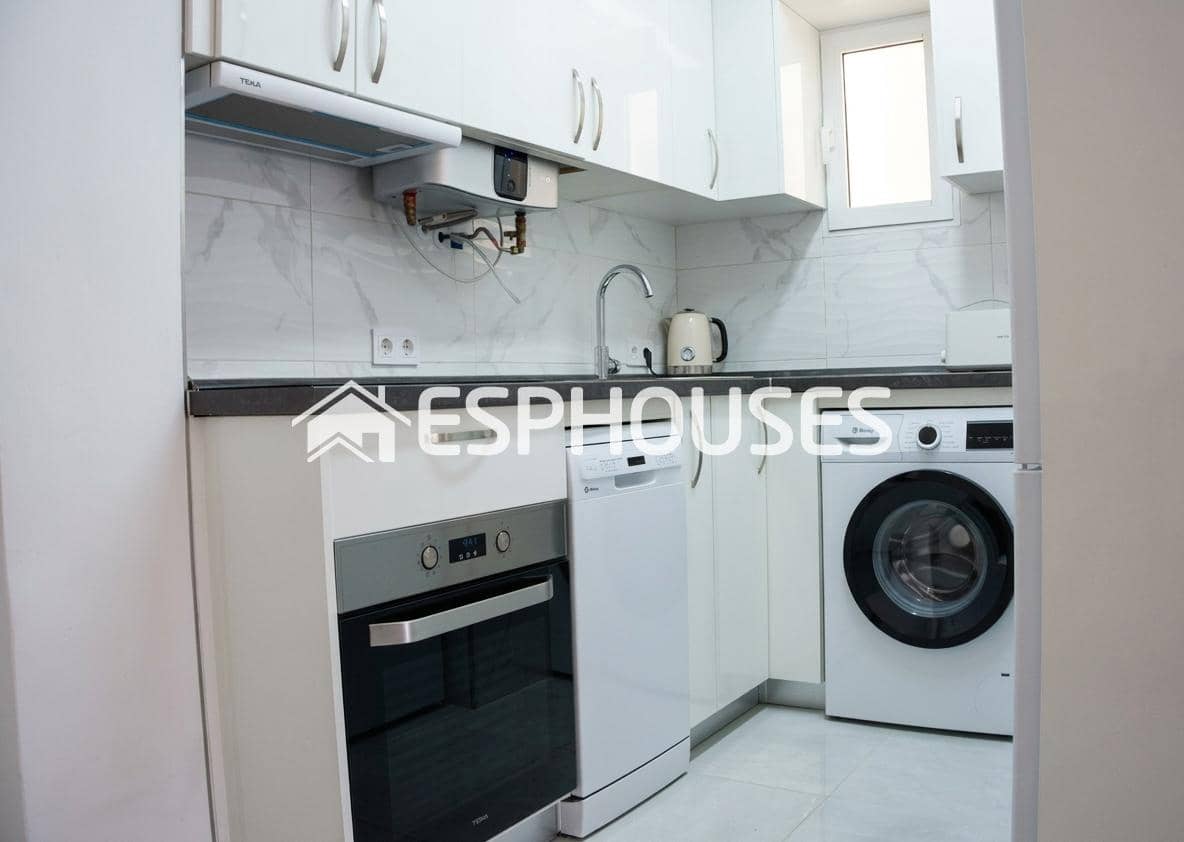 Apartamento de 2 habitaciones en Torrevieja en venta con piscina - 161.000 € (Ref: 9929618)
