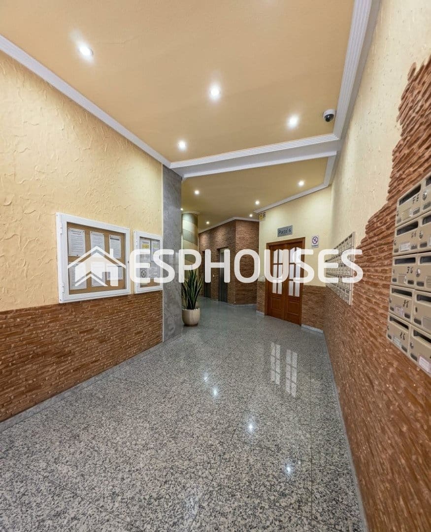2 slaapkamer Appartement te koop in Torrevieja met zwembad - € 161.000 (Ref: 9929618)