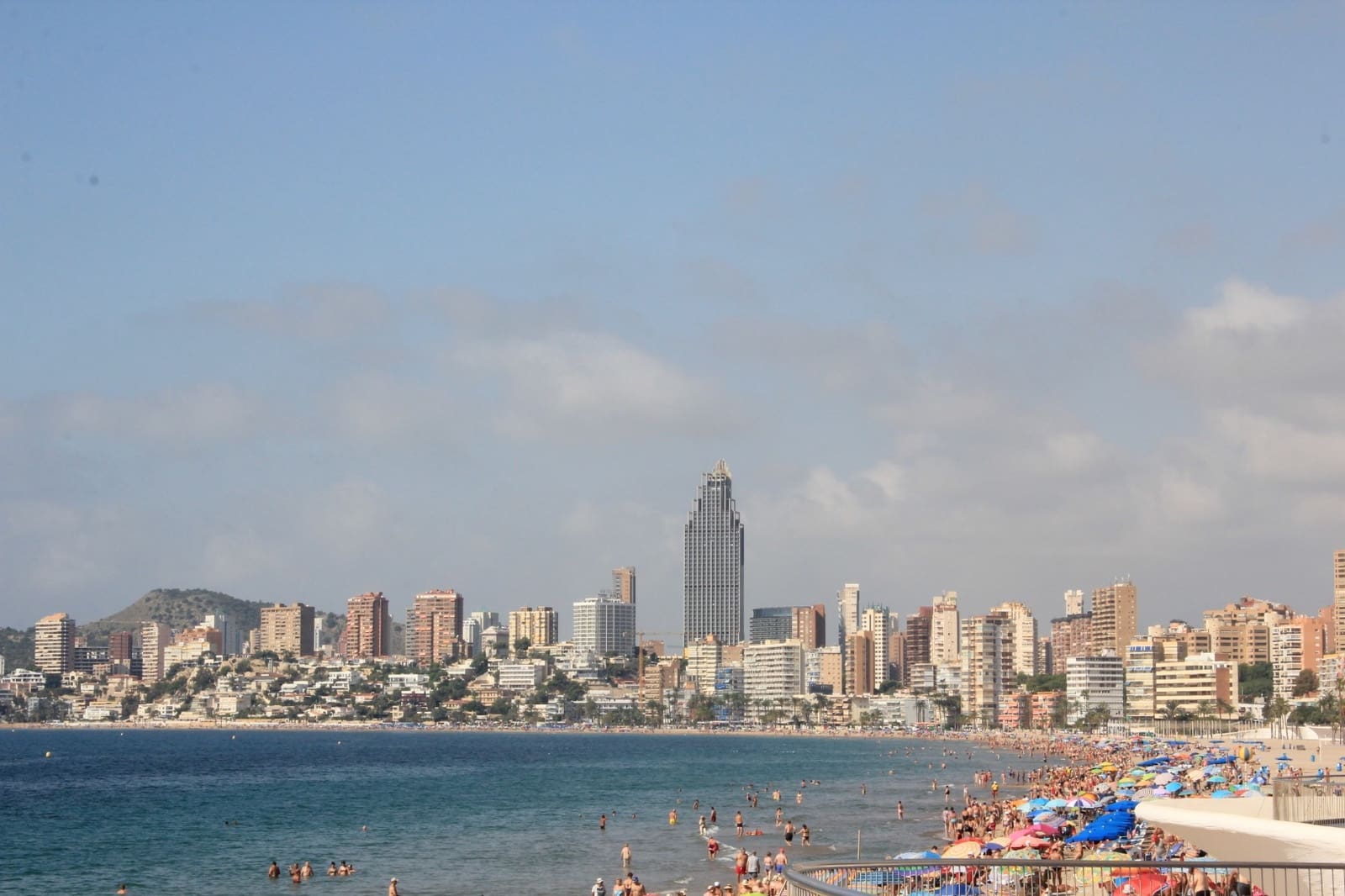 1 soveværelse Lejlighed til salg i Benidorm med swimmingpool - € 166.400 (Ref: 9942794)