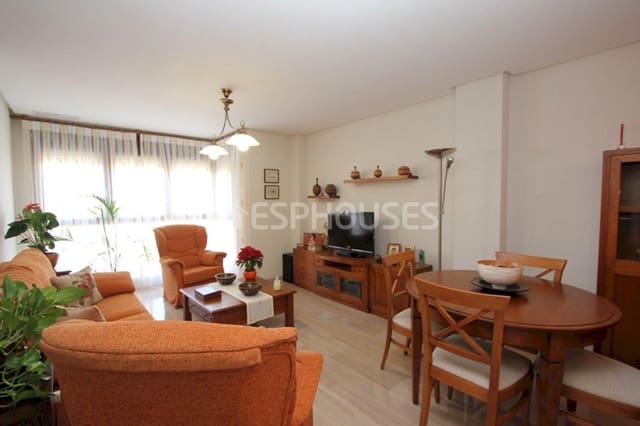 4 makuuhuone Huoneisto myytävänä paikassa Zona Pueblo, Guardamar del Segura mukana 
autotalli - 340 000 € (Ref: 9942795)