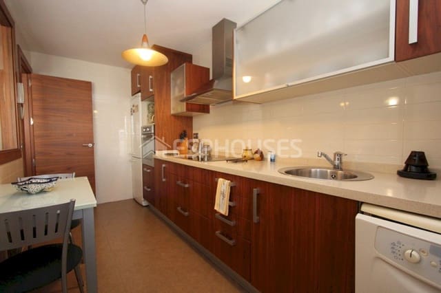 4 makuuhuone Huoneisto myytävänä paikassa Zona Pueblo, Guardamar del Segura mukana 
autotalli - 340 000 € (Ref: 9942795)