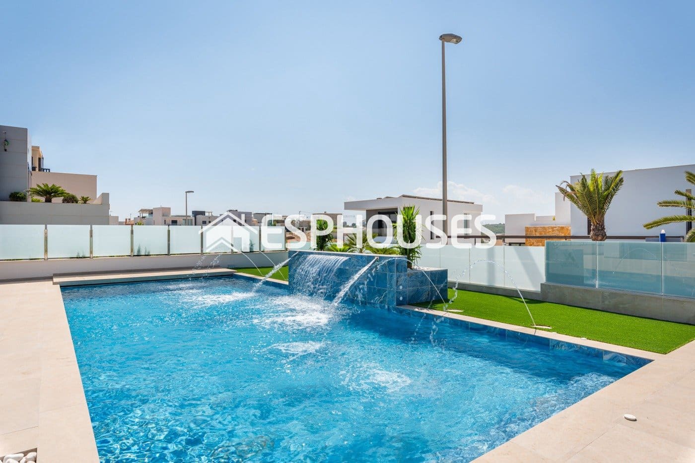 3 Zimmer Villa zu verkaufen in Orihuela Costa mit Pool Garage - 995.000 € (Ref: 9944224)