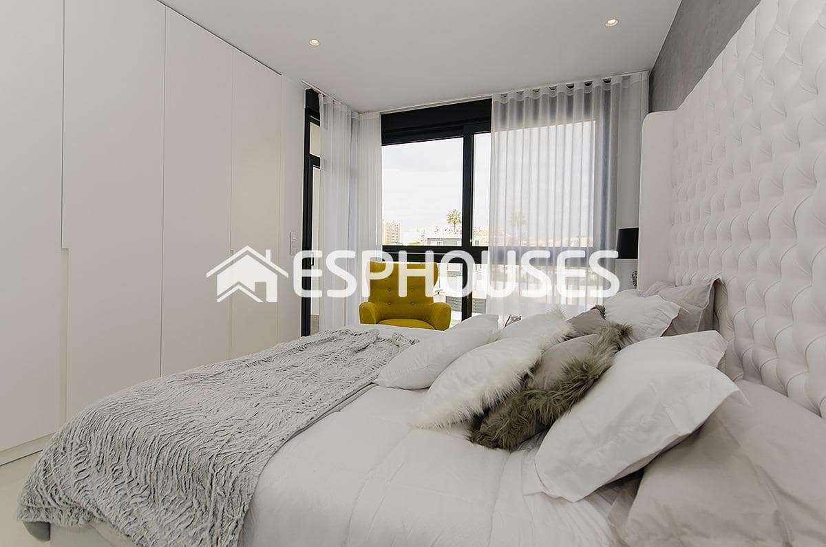4 Zimmer Villa zu verkaufen in Orihuela Costa mit Pool Garage - 995.000 € (Ref: 9944225)