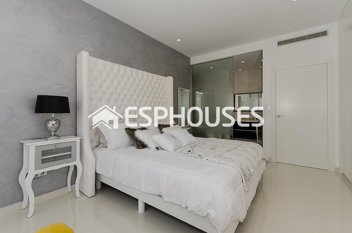 4 Zimmer Villa zu verkaufen in Orihuela Costa mit Pool Garage - 995.000 € (Ref: 9944225)