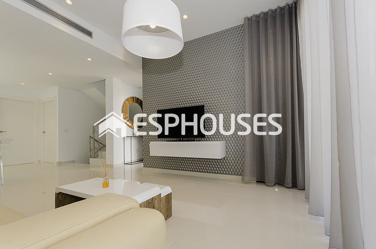 4 sovrum Villa till salu i Orihuela Costa med pool - 995 000 € (Ref: 9944225)