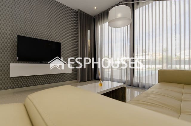 4 soveværelse Villa til salg i Campoamor, Orihuela med swimmingpool - € 995.000 (Ref: 9944225)