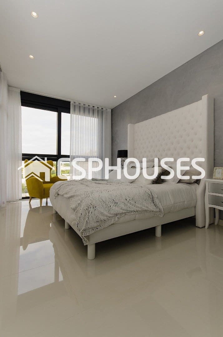 4 sovrum Villa till salu i Orihuela Costa med pool - 995 000 € (Ref: 9944225)
