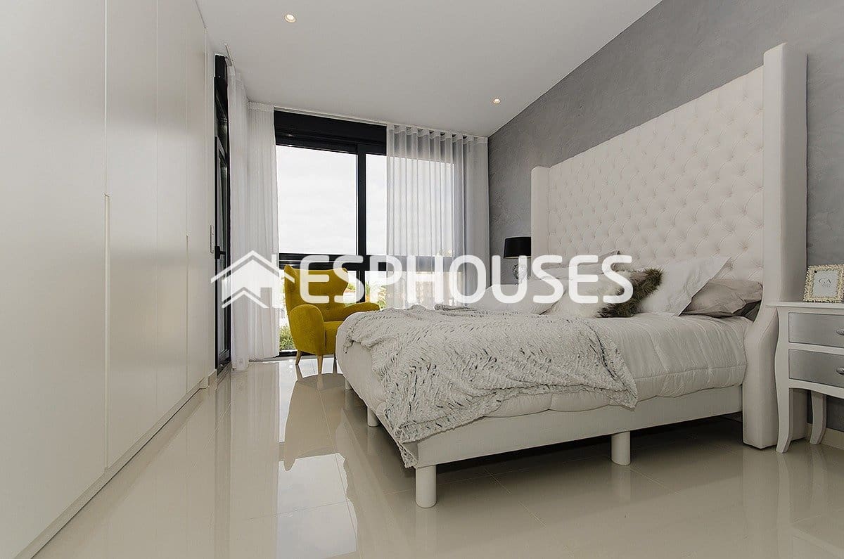 4 sovrum Villa till salu i Orihuela Costa med pool - 995 000 € (Ref: 9944225)