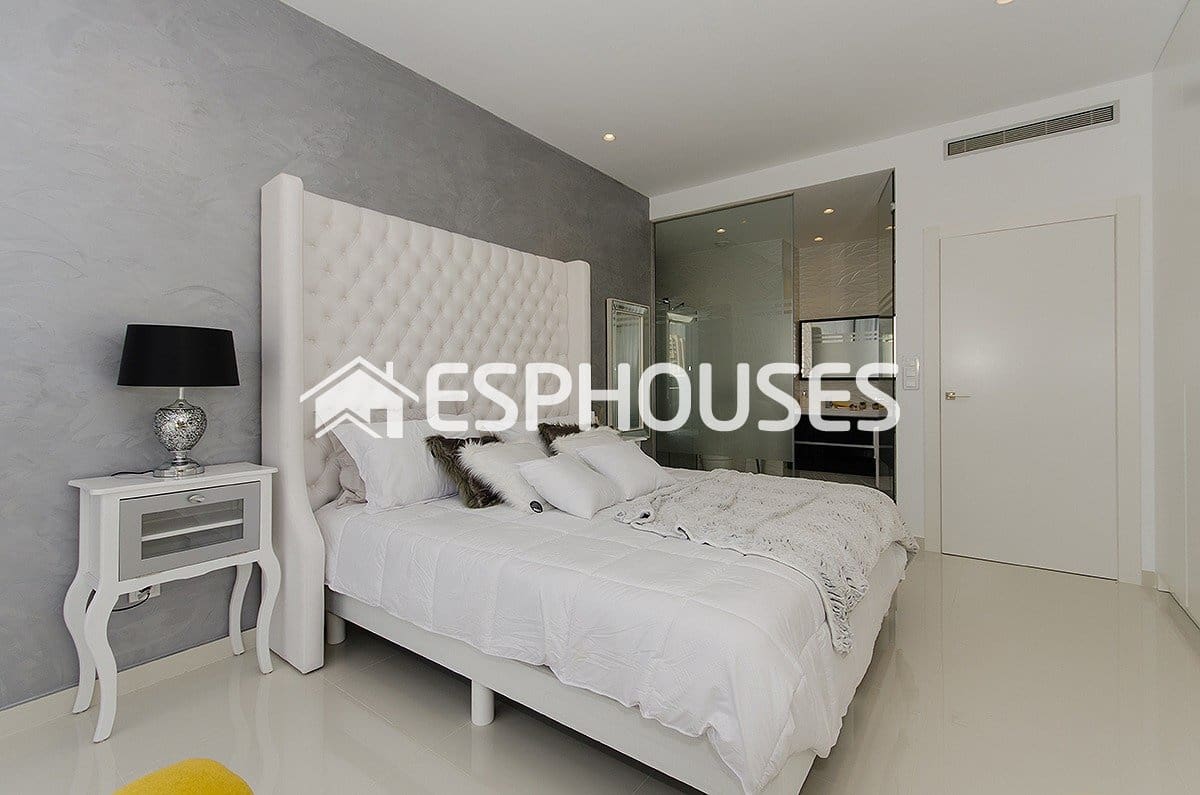 4 sovrum Villa till salu i Orihuela Costa med pool - 995 000 € (Ref: 9944225)