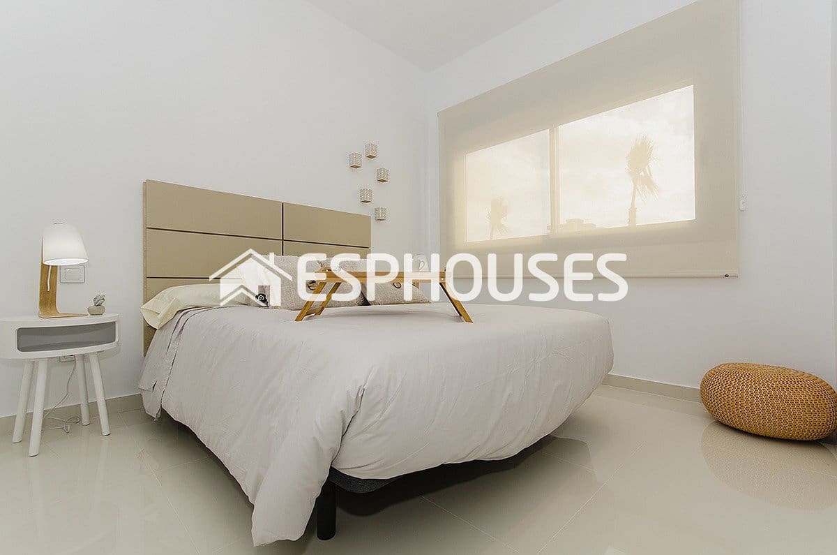 4 sovrum Villa till salu i Orihuela Costa med pool - 995 000 € (Ref: 9944225)