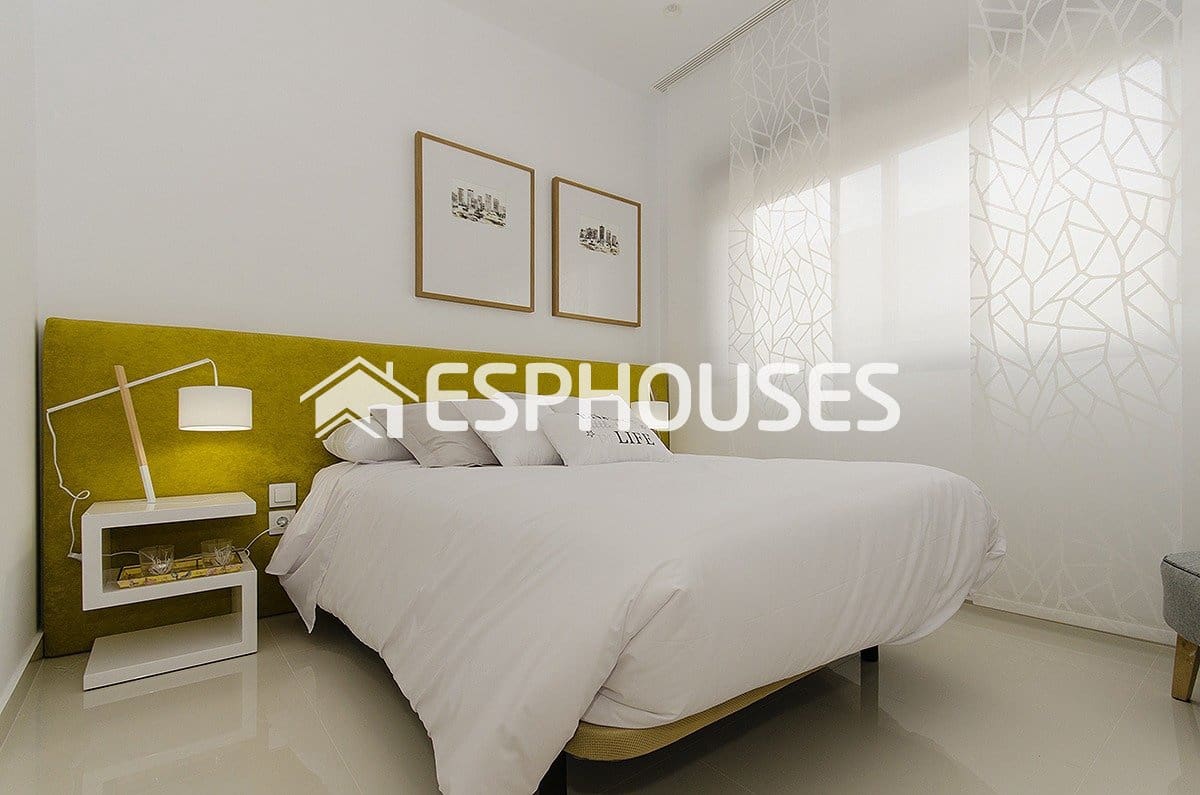 4 sovrum Villa till salu i Orihuela Costa med pool - 995 000 € (Ref: 9944225)