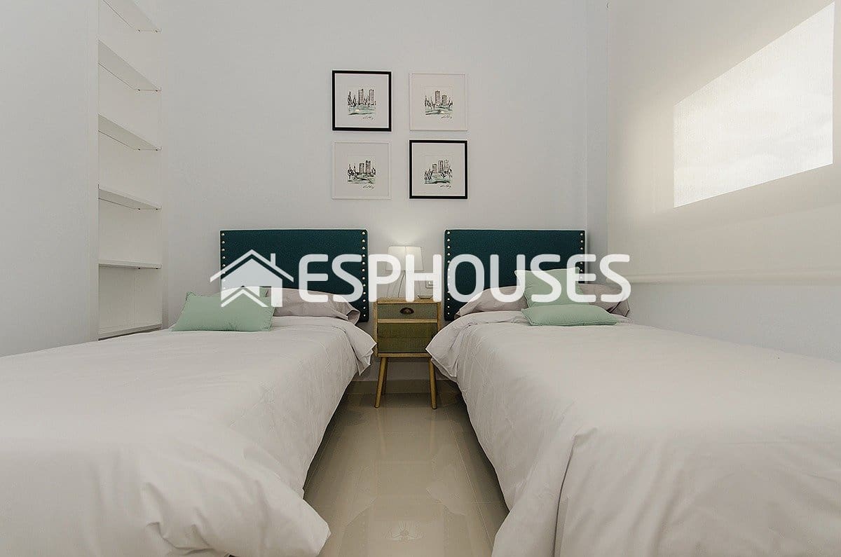 4 sovrum Villa till salu i Orihuela Costa med pool - 995 000 € (Ref: 9944225)