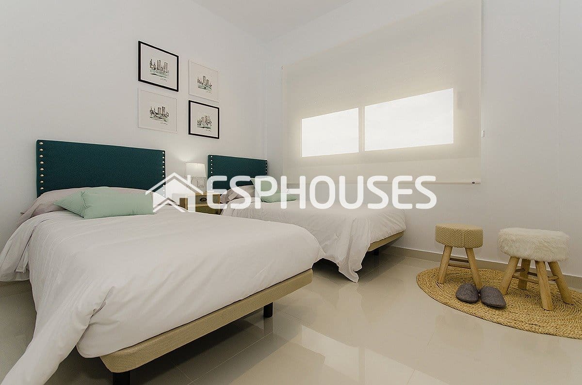 4 sovrum Villa till salu i Orihuela Costa med pool - 995 000 € (Ref: 9944225)