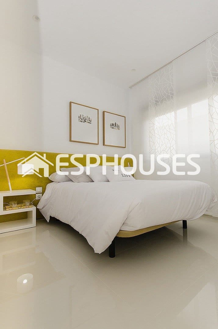 4 sovrum Villa till salu i Orihuela Costa med pool - 995 000 € (Ref: 9944225)