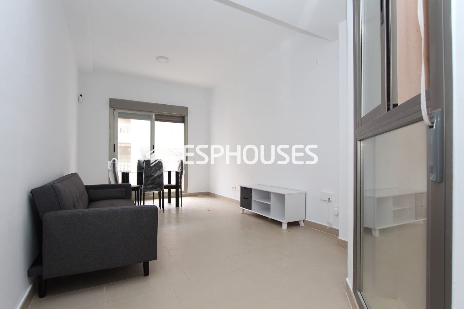 2 bedroom Apartment for sale in Guardamar del Segura with garage - € 190,000 (Ref: 9955331)