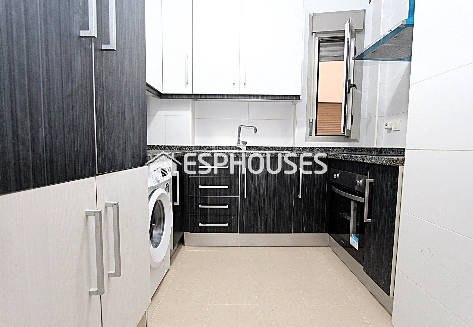 2 bedroom Apartment for sale in Guardamar del Segura with garage - € 190,000 (Ref: 9955331)