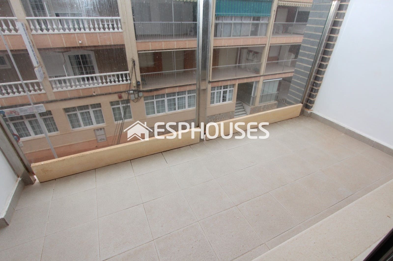 2 bedroom Apartment for sale in Guardamar del Segura with garage - € 190,000 (Ref: 9955331)
