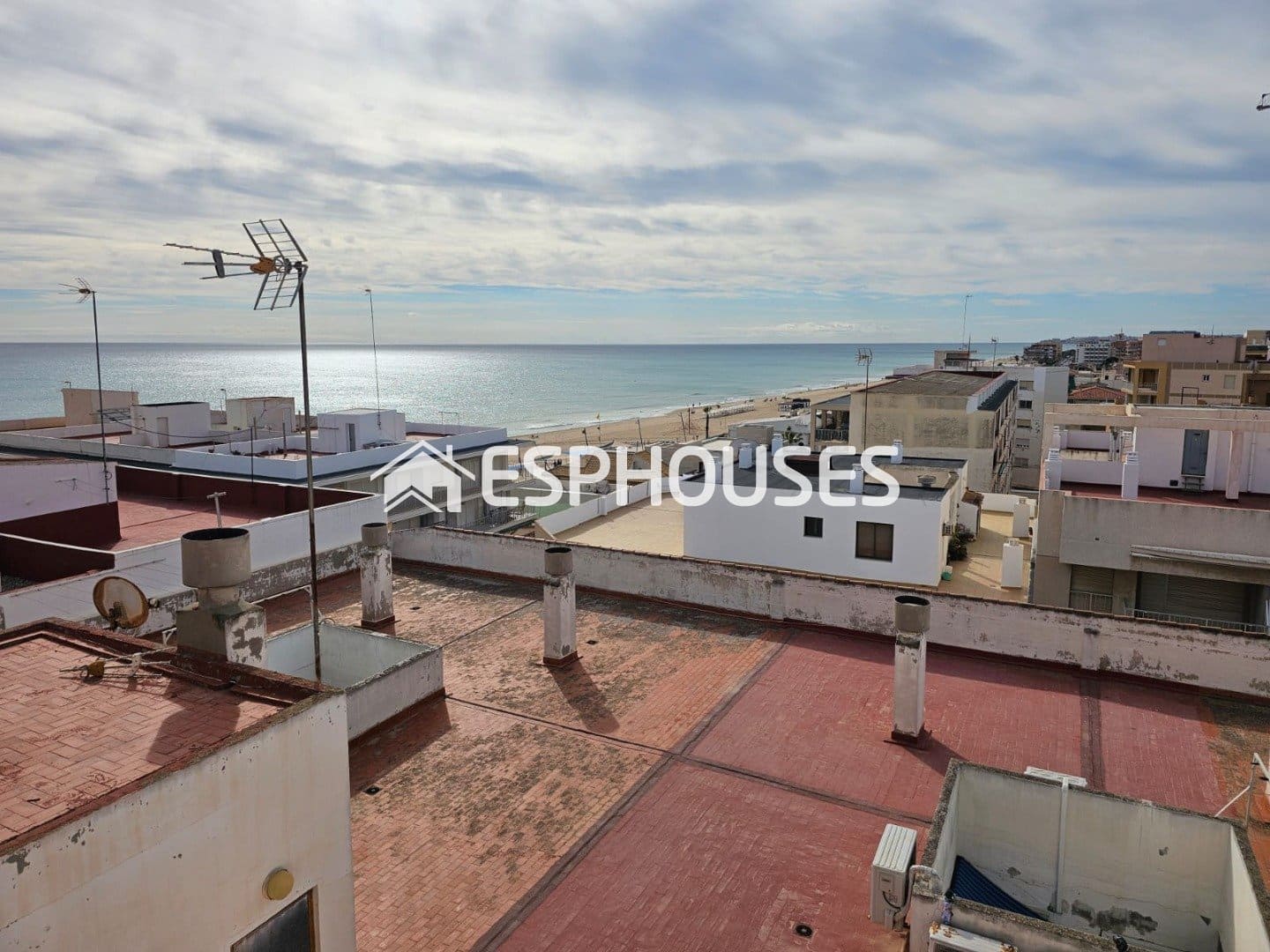 2 bedroom Apartment for sale in Guardamar del Segura with garage - € 190,000 (Ref: 9955331)