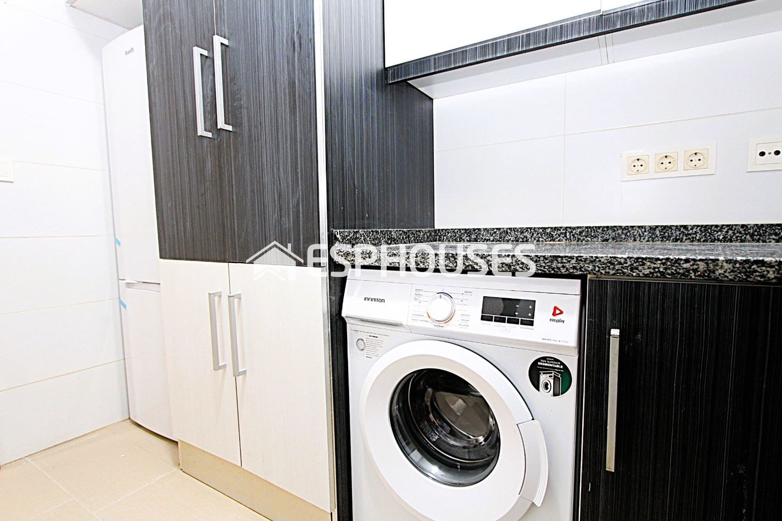 2 bedroom Apartment for sale in Guardamar del Segura with garage - € 190,000 (Ref: 9955331)