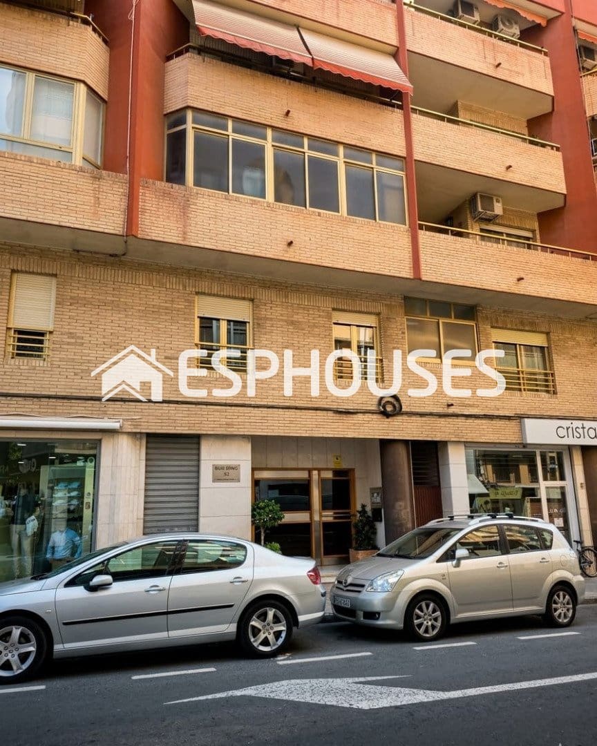 Apartamento de 4 habitaciones en Elche / Elx en venta - 185.500 € (Ref: 9955334)