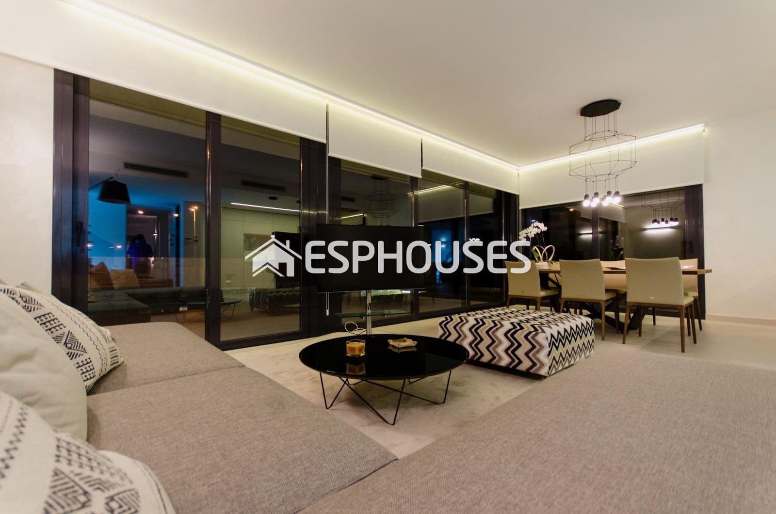 4 bedroom Villa for sale in Orihuela Costa with pool garage - € 1,195,000 (Ref: 9955340)