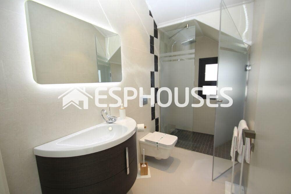 4 bedroom Villa for sale in Orihuela Costa with pool garage - € 1,195,000 (Ref: 9955340)