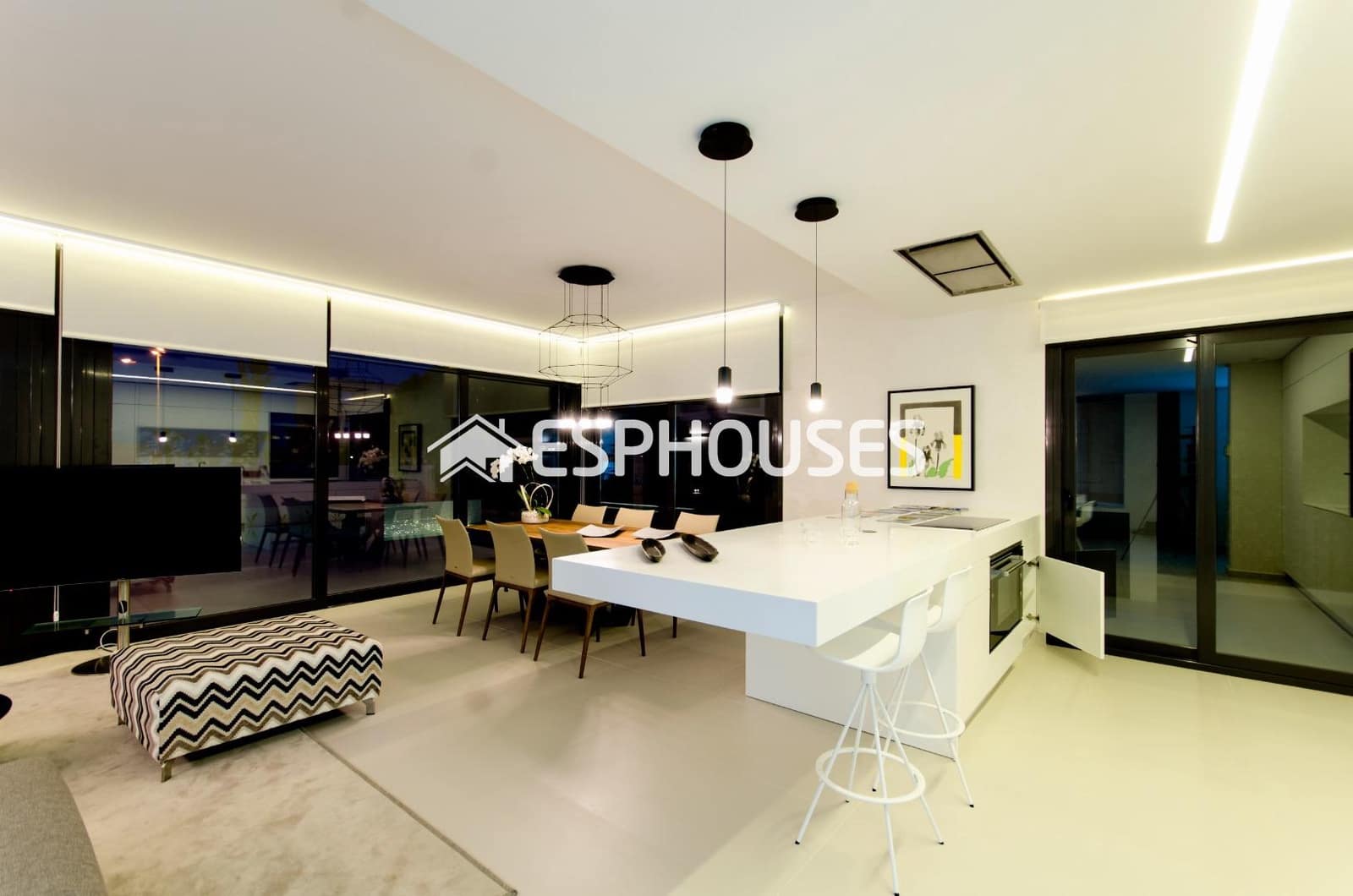 4 bedroom Villa for sale in Orihuela Costa with pool garage - € 1,195,000 (Ref: 9955340)