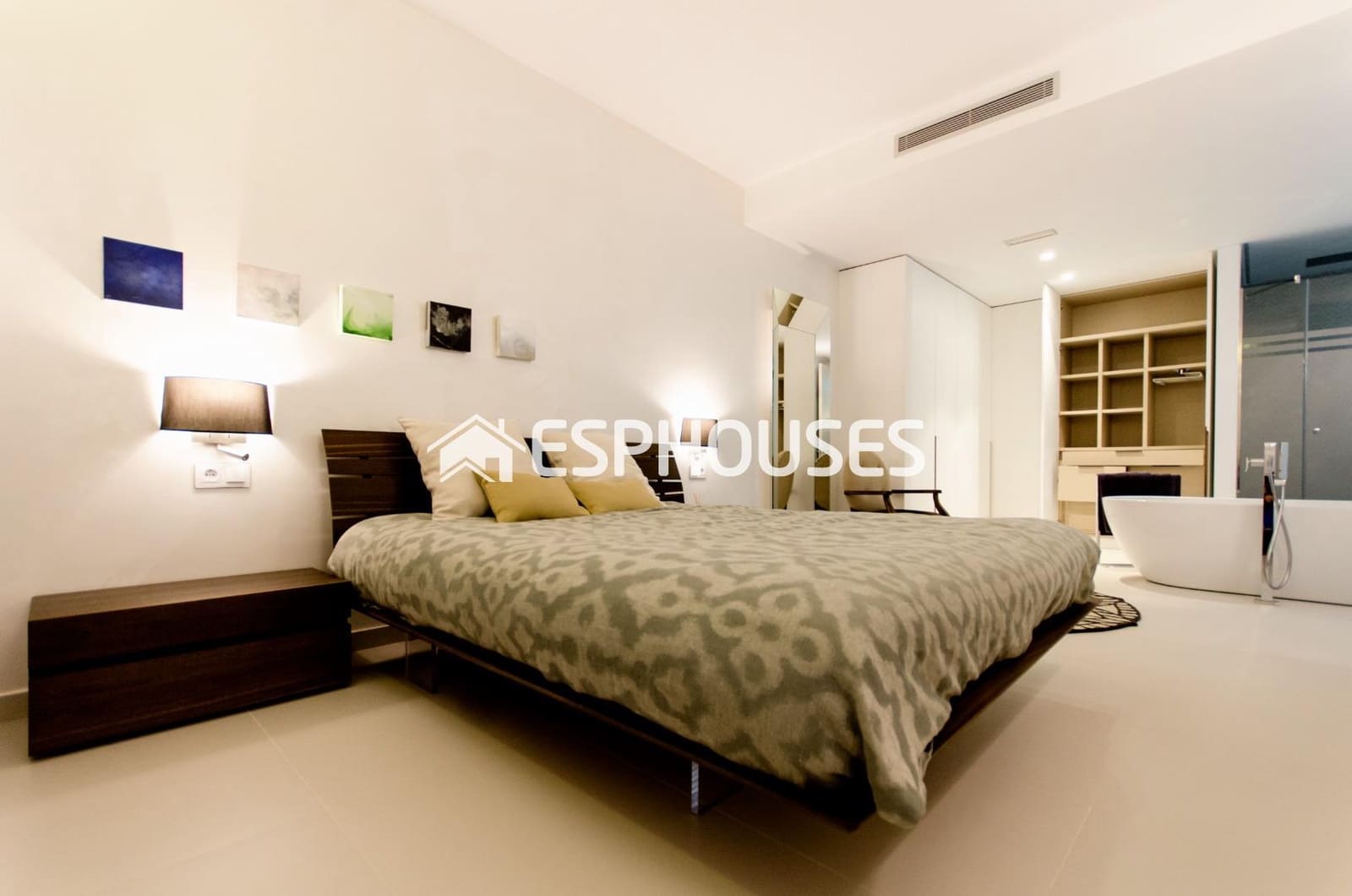 4 bedroom Villa for sale in Orihuela Costa with pool garage - € 1,195,000 (Ref: 9955340)