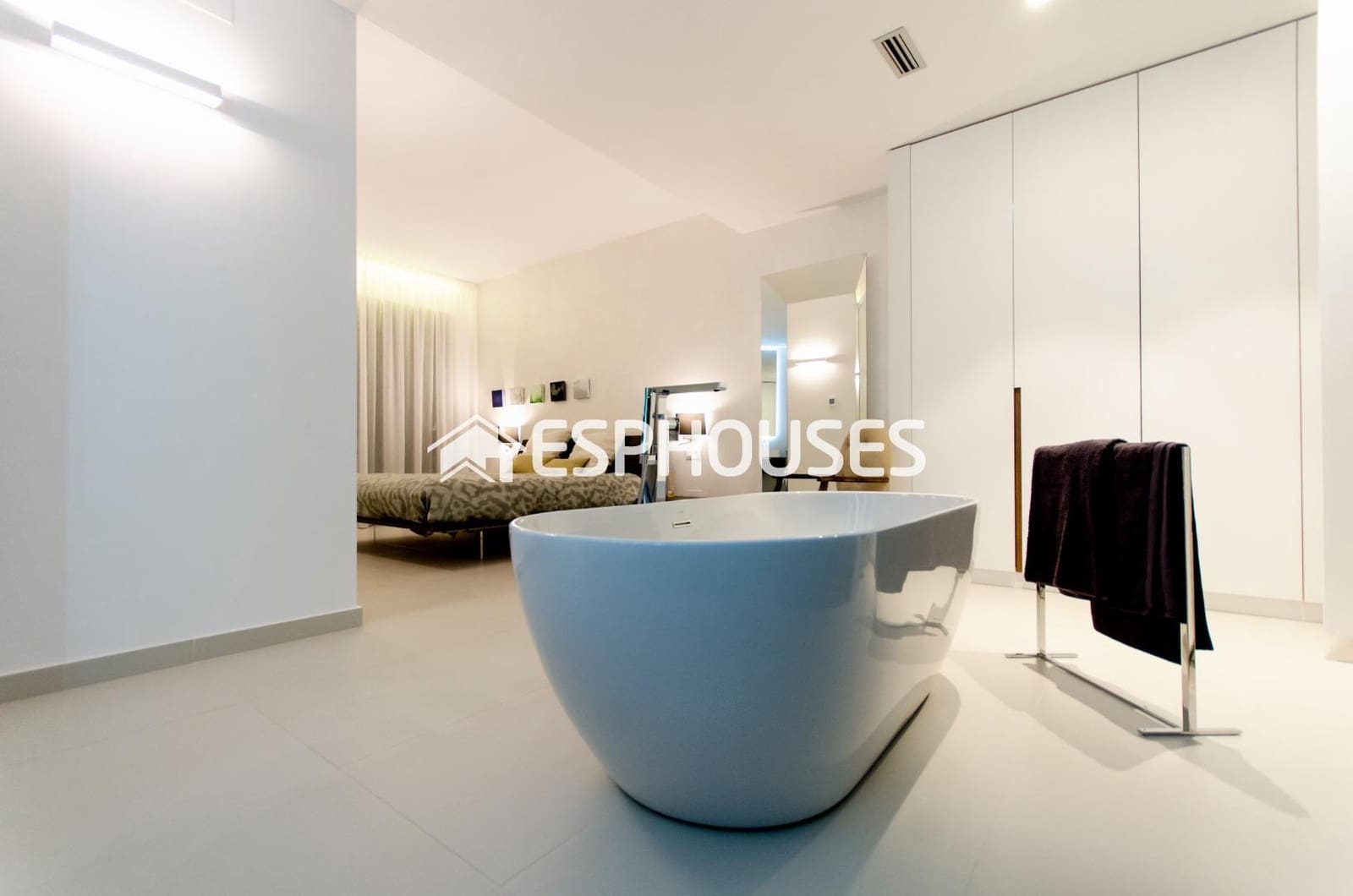 4 bedroom Villa for sale in Orihuela Costa with pool garage - € 1,195,000 (Ref: 9955340)