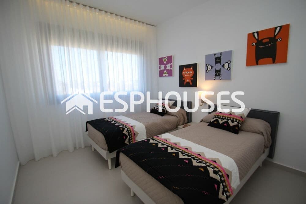 4 bedroom Villa for sale in Orihuela Costa with pool - € 1,195,000 (Ref: 9955340)