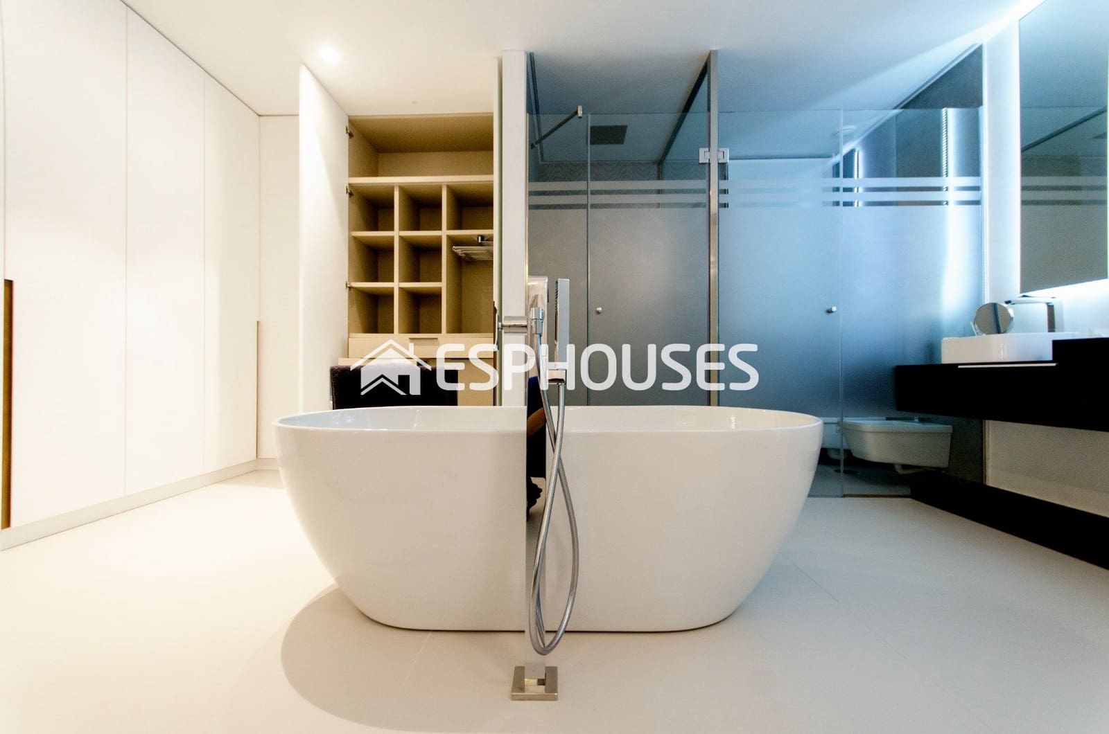 4 bedroom Villa for sale in Orihuela Costa with pool - € 1,195,000 (Ref: 9955340)
