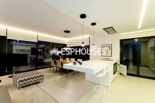 4 soveværelse Villa til salg i Campoamor, Orihuela med swimmingpool - € 1.195.000 (Ref: 9955340)