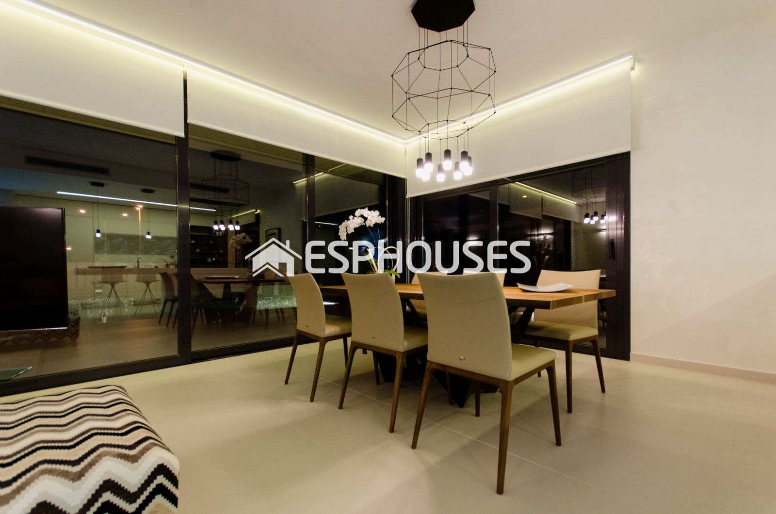 4 bedroom Villa for sale in Orihuela Costa with pool - € 1,195,000 (Ref: 9955340)