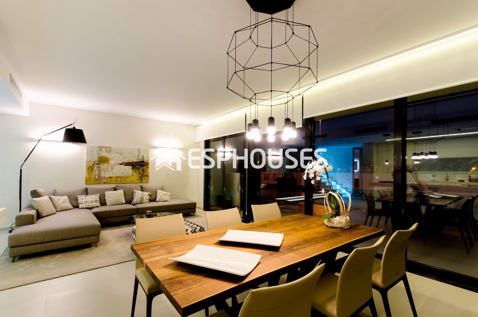 4 bedroom Villa for sale in Orihuela Costa with pool - € 1,195,000 (Ref: 9955340)