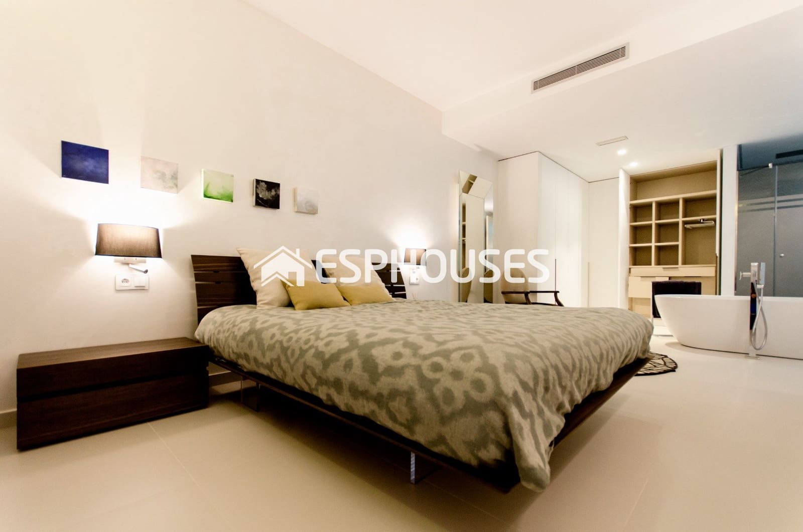 4 bedroom Villa for sale in Orihuela Costa with pool - € 1,195,000 (Ref: 9955340)