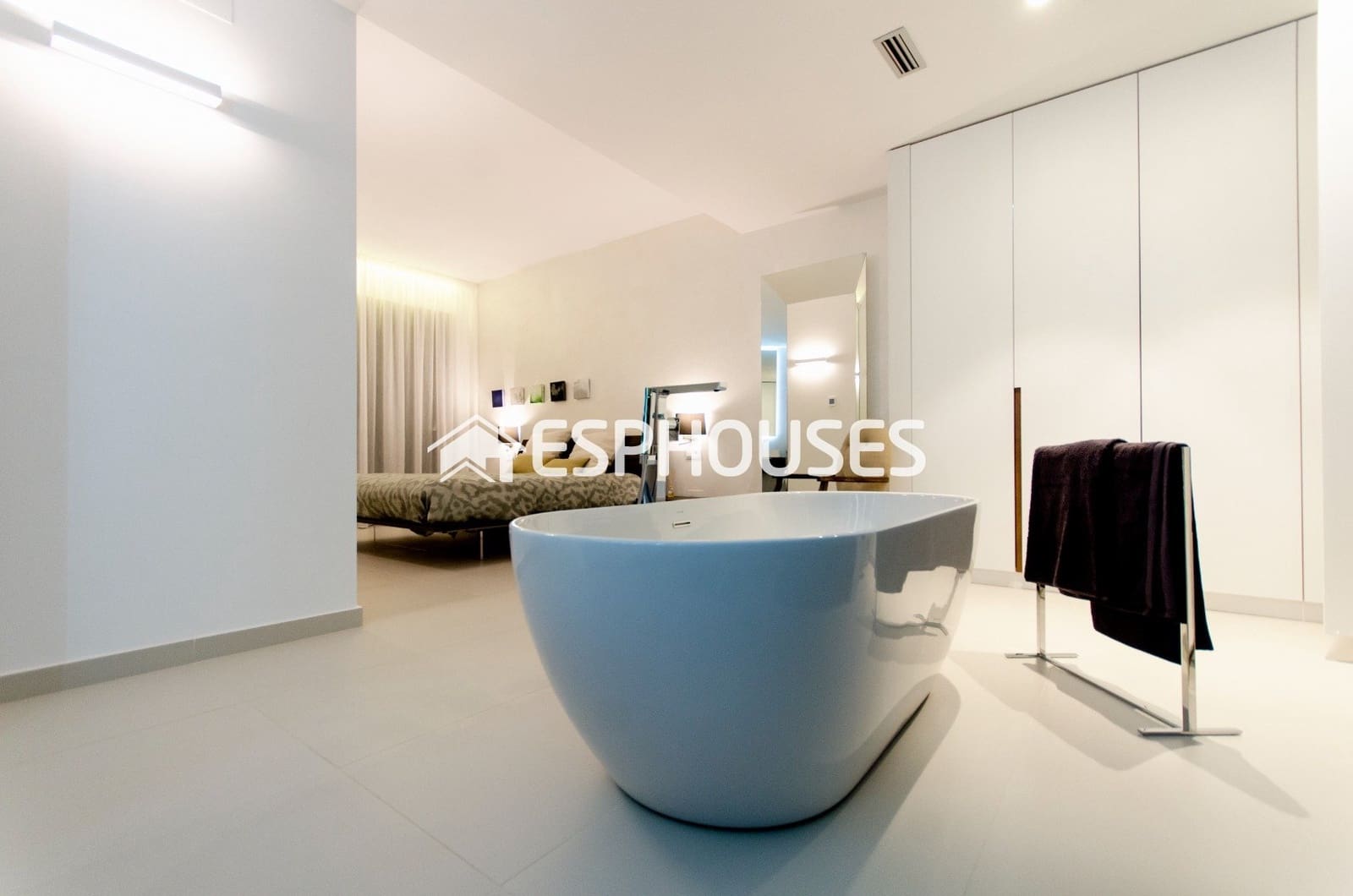 4 bedroom Villa for sale in Orihuela Costa with pool - € 1,195,000 (Ref: 9955340)