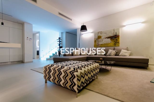 4 soveværelse Villa til salg i Campoamor, Orihuela med swimmingpool - € 1.195.000 (Ref: 9955340)