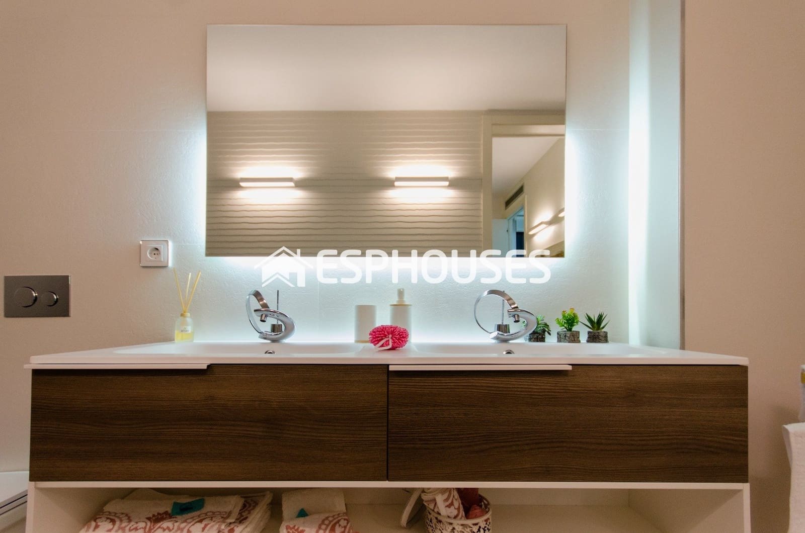 4 bedroom Villa for sale in Orihuela Costa with pool - € 1,195,000 (Ref: 9955340)
