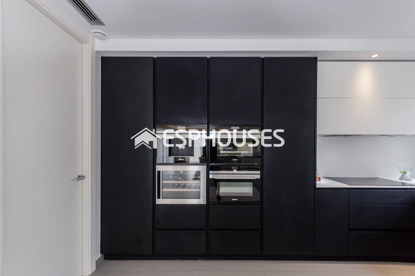 3 bedroom Villa for sale in Orihuela Costa with pool garage - € 1,195,000 (Ref: 9955344)