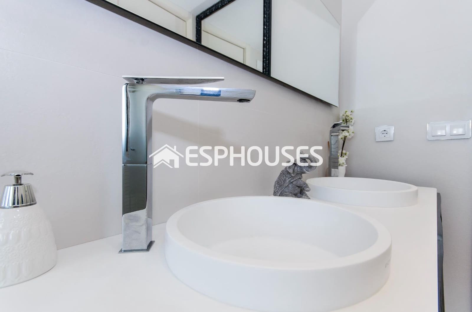 3 bedroom Villa for sale in Orihuela Costa with pool garage - € 1,195,000 (Ref: 9955344)