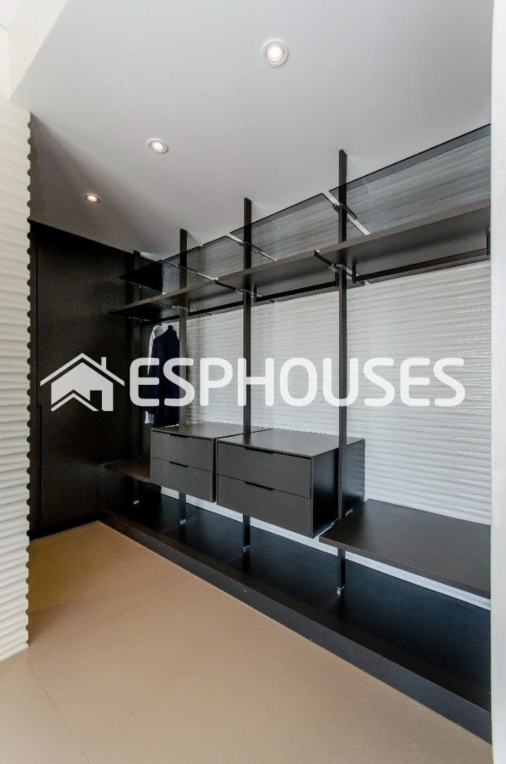 3 bedroom Villa for sale in Orihuela Costa with pool - € 1,195,000 (Ref: 9955344)
